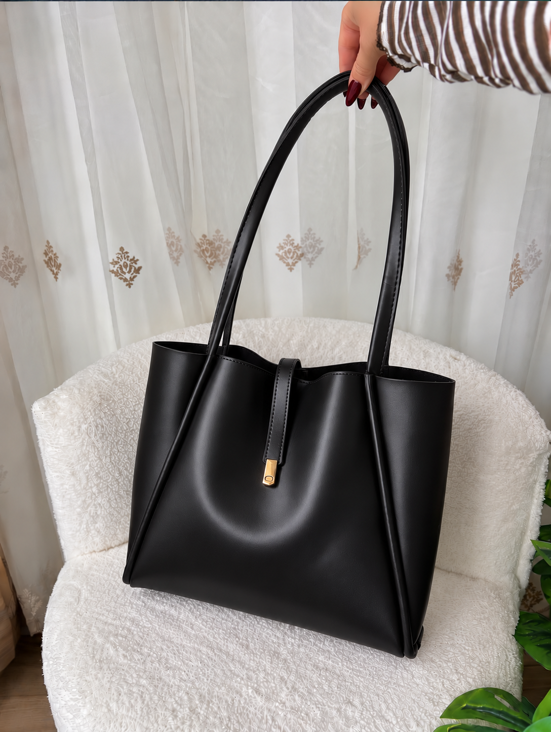 Amber - Black